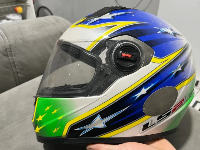 Capacete