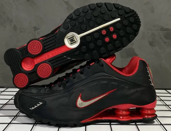 TÊNIS NIKE SHOX R4