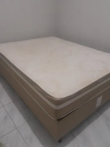 Cama box semi nova