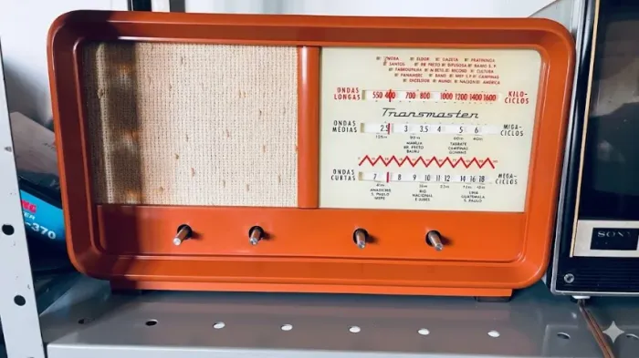 Rádio Vintage Transmaster - Clássico de Acervo (Decoração/Restauro)