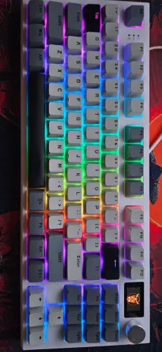 Teclado Mecânico Attack Shark C/ Tela HD 1.2 S/Fio Tri-Mode 2.4 GHz/BT5.0/USB-C 75%