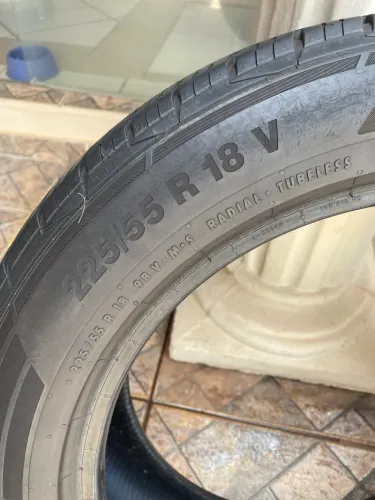 Pneu Continental 225/55 R18