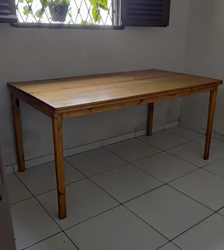 Mesa de madeira pinus