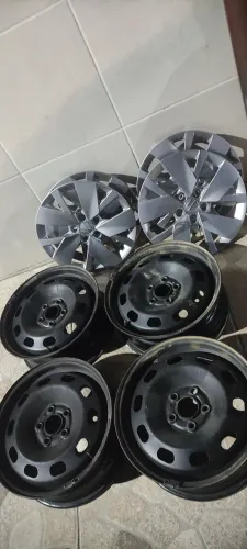 Rodas de ferro vw aro 15 com carlotas