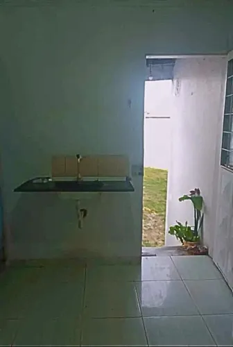 Kitnet para 1 pessoa sem criança e sem pet.750 com água e luz