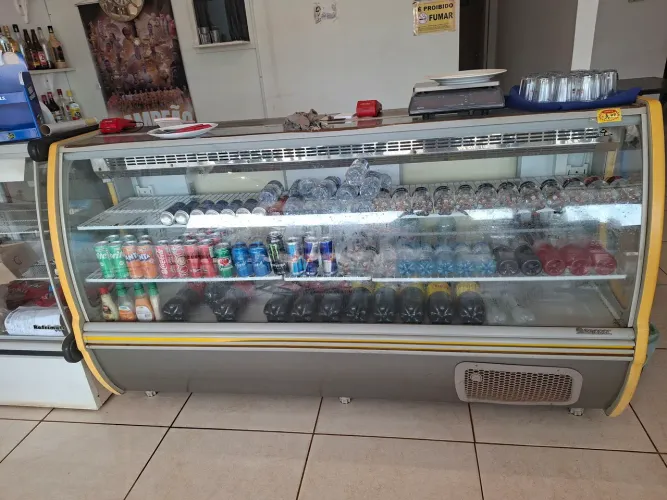 Balcão refrigerador gela muito bem