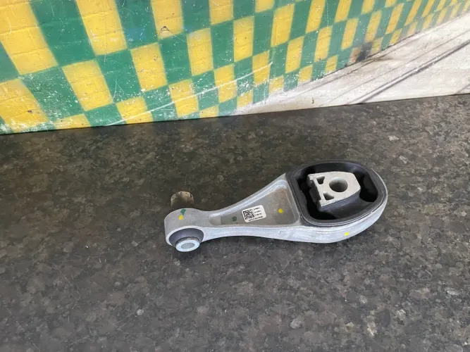 Coxim inferior Fiat fastback t270 1.3 com 9 mil km 00521622890