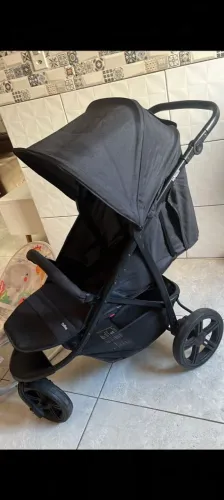 Carrinho de bebê preto 3 rodas novinho marca infanti usou poucas vezes novo