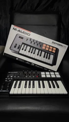Teclado Controlador M-Áudio Oxygen 25 Teclas