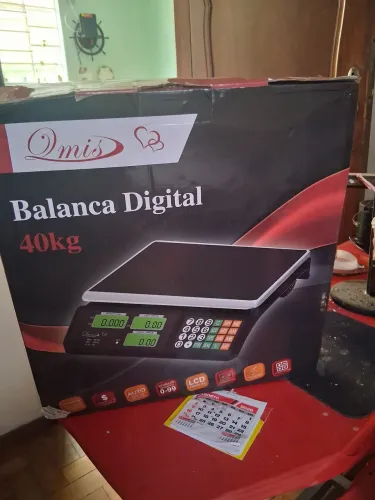 Vendo balança 40ks 2 em 2 gramas nova