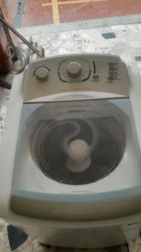 Vendo maquina de lavar electrolux 10 kilo ( entrego pela redondeza )
