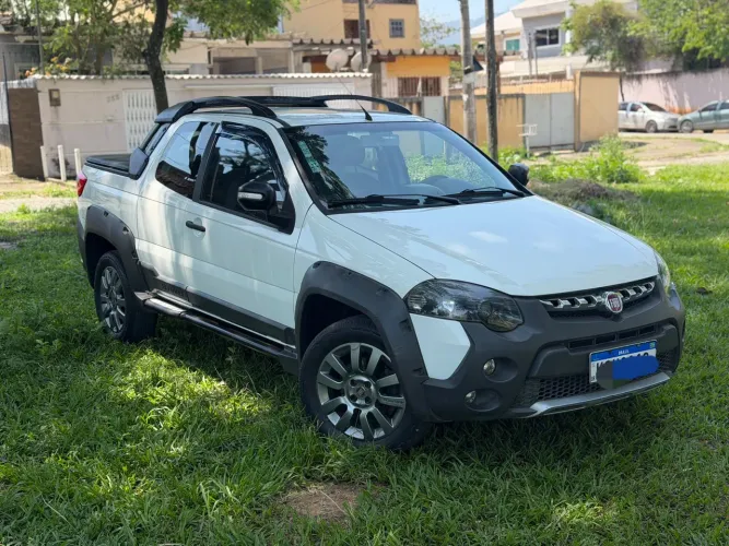 Fiat Strada Adventure1.8/ 1.8 Locker Flex CD 2015