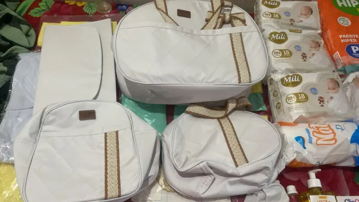 Kit bolsas maternidade+ trocador 