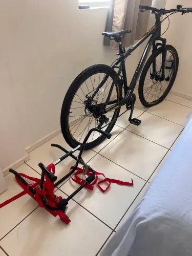 Bicicleta + suporte para carro à venda 