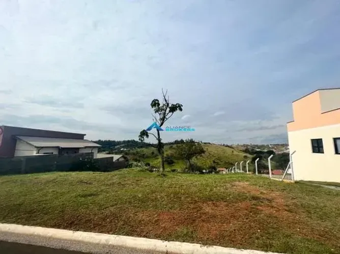 Terreno à Venda no Loteamento Portal da Colina - Jundiai.