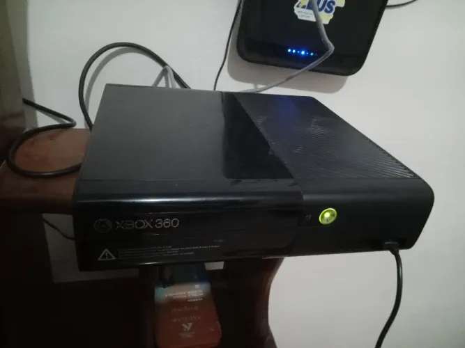 Xbox 360 super slim desbloqueado