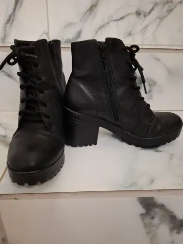 Vendo bota tm 37