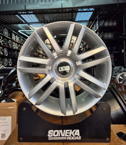 Jogo de rodas ESPORTIVAS PAVIA KRMAI Aro 17 4x100 e 4x108 