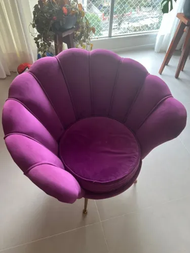 Poltrona em Veludo Pétala e Puff - Usados - Fúcsia Rosa Roxo