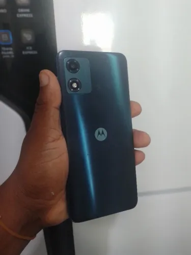 MOTO E13 