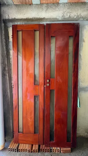 Porta Madeira Maciça com Vidro
