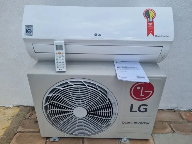 AR CONDICIONADO L.G DUAL INVERTER COM ALEXA E WIFI 9MIL BTUS. ESTADO DE NOVO!