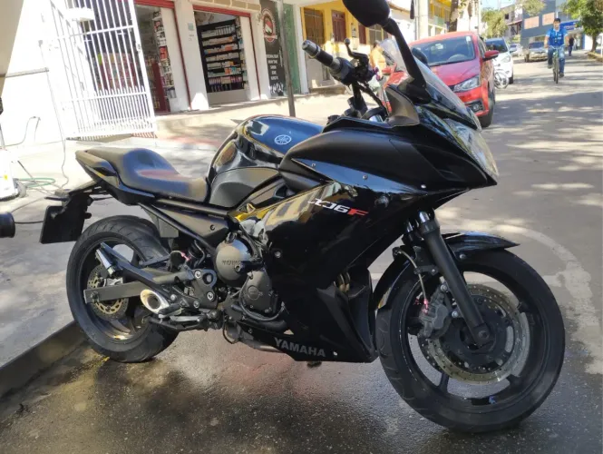 XJ6F CARENADA 2010/2011 Ronco impecável e preço abaixo da FIPE