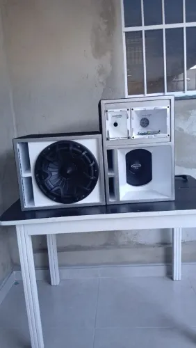 Vendo som automotivo