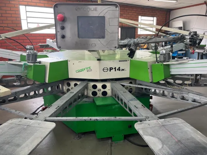 Máquina P14XL. Frontal 6 cores 