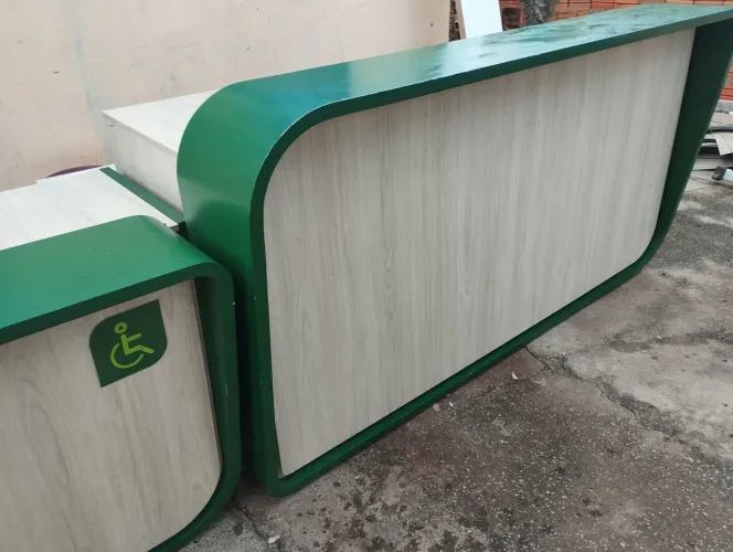 Balcões atendimento completo