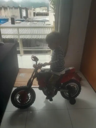 vendo motocicleta elétrica kids cm rodinhas cm carregador