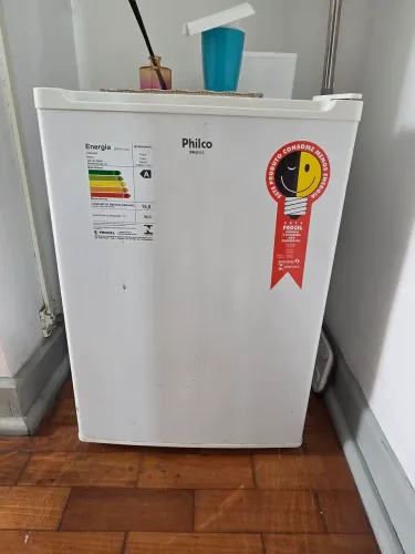 Frigobar Philco PH 85N 68 litros