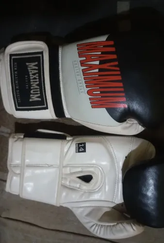 LUVA MAXIMUM 14Oz<br>R$ 200,00<br><br>LUVA MAXIMUM 14OZ ENTREGO NO METRÔ DE S