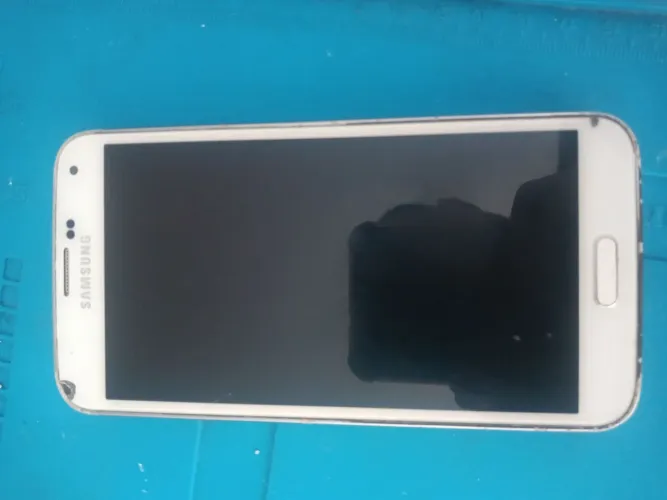 Smartphone Samsung Galaxy S5 Leia a descrição