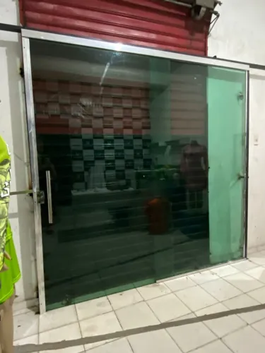 ? Porta de Correr em Vidro Temperado - Completa com Acessórios