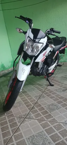 Vendo moto nova pouca quilometragem,