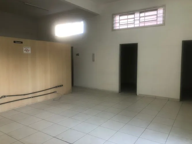Salão Comercial para Venda em Sorocaba, Parque Vitória Régia, 2 banheiros, 3 vagas