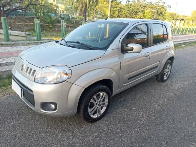Fiat Uno Vivace Celeb. 1.0 EVO F.flex 8V 5P 2011