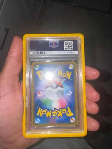 2018 Pokemon japonês promocional Pokemon Center 20º aniversário Red's Pikachu PSA 10