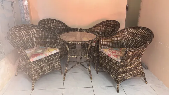 CADEIRAS+MESA=VENDO URGENTE
