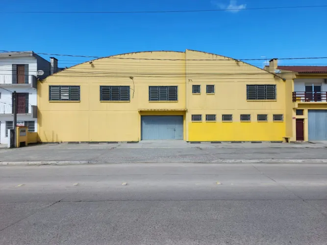 Prédio comercial com 1250 m² para locação no Fragata, Pelotas RS, com amplo espaço ideal p