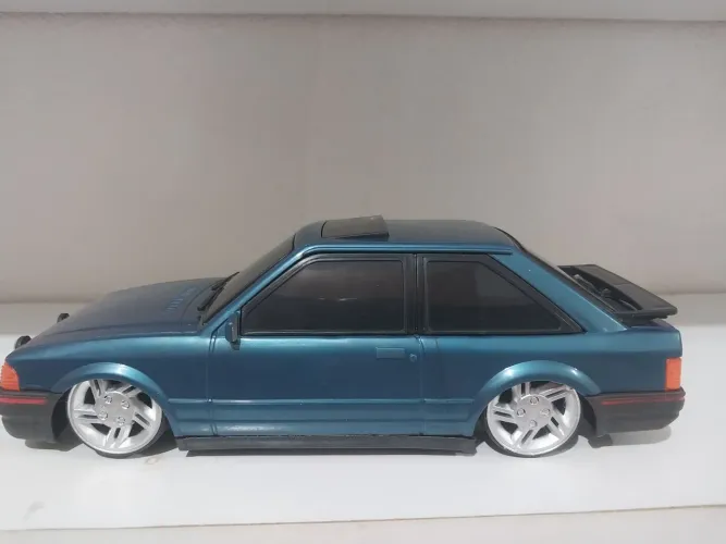 Miniatura Escort customizado.