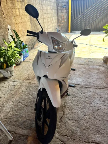 Vende-se moto semi nova