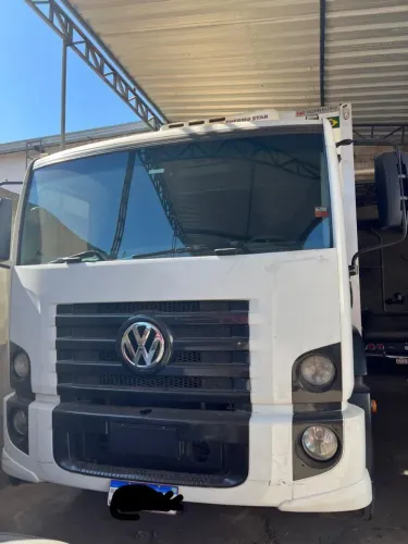 Caminhão toco 17230 câmara fria