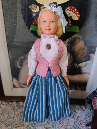 Boneca alemã antiga