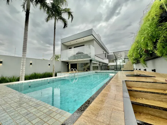SOBRADO DE ALTO PADRÃO | 3 QUARTOS (1 QUARTO) | 1100m²