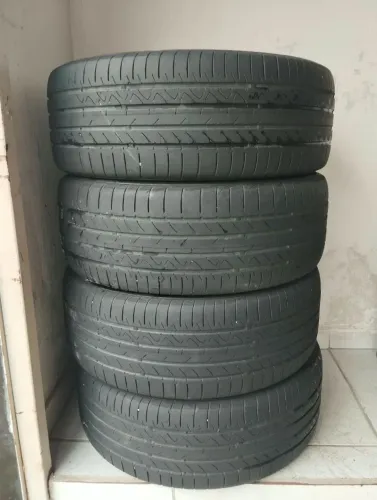 4 Pneus continental 195/55R15 seminovos.