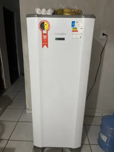 Geladeira com 4 meses de uso , aceito cartão !!!