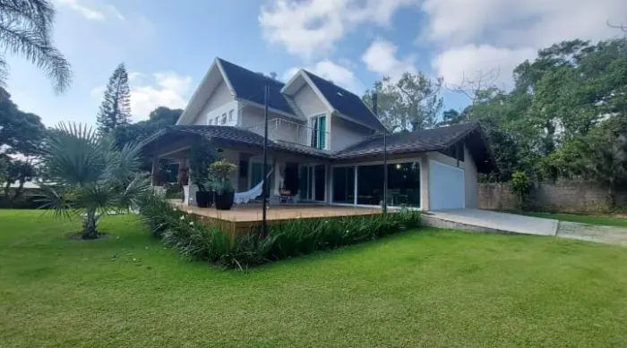 Casa Alto Padrão Ratones