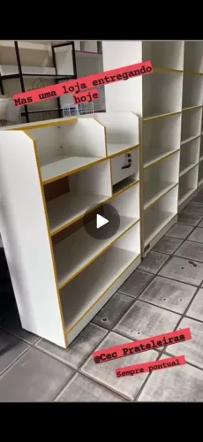 Balcão para loja com. 10 prateleiras mandado fazer,aceito propistas